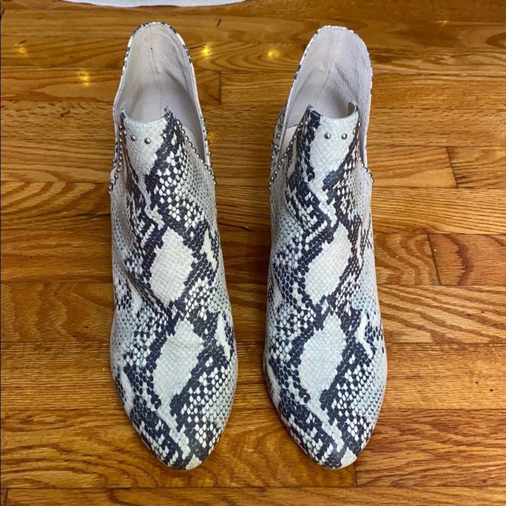 Steve Madden Snakeskin Rockstar Bootie 10 - Picture 4 of 9